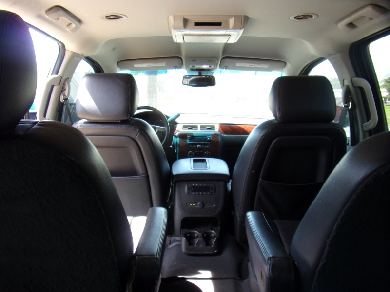 Chevrolet Suburban 2014 price $14,995