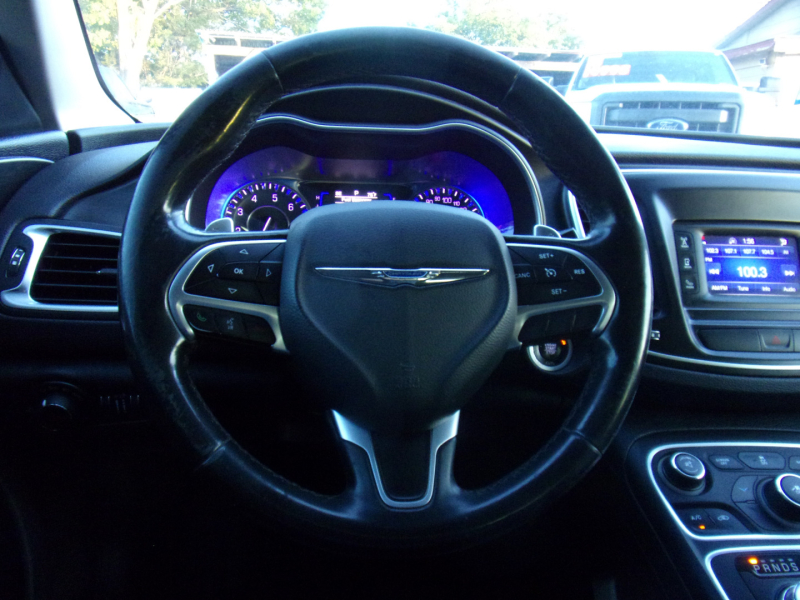 Chrysler 200 2016 price $8,995
