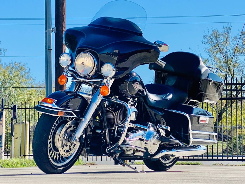 Harley-Davidson Electra Glide Classic Low Miles 2012 price $10,995