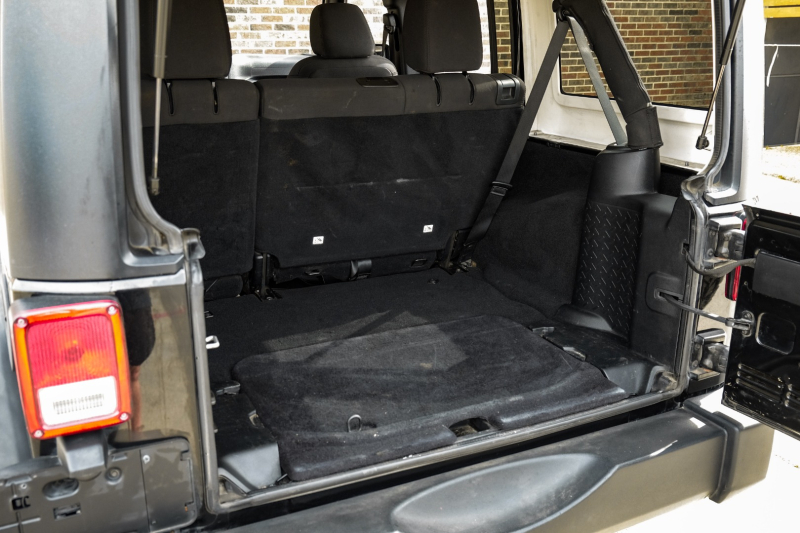 Jeep Wrangler Unlimited 2015 price $18,995