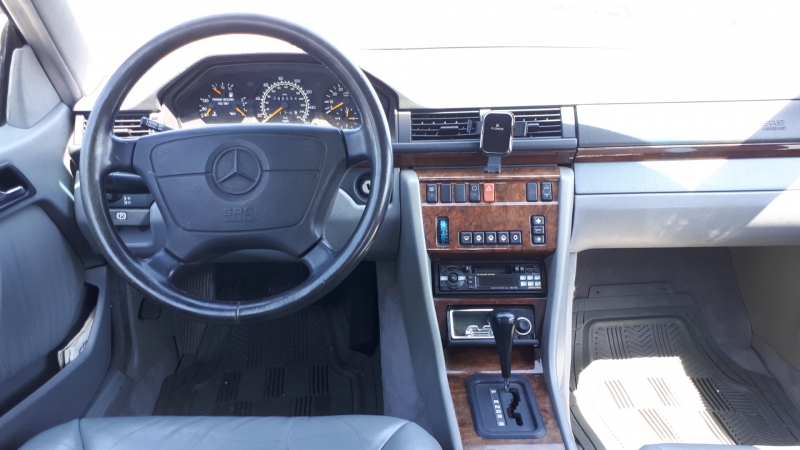 Mercedes-Benz C300 1993 price $29,999