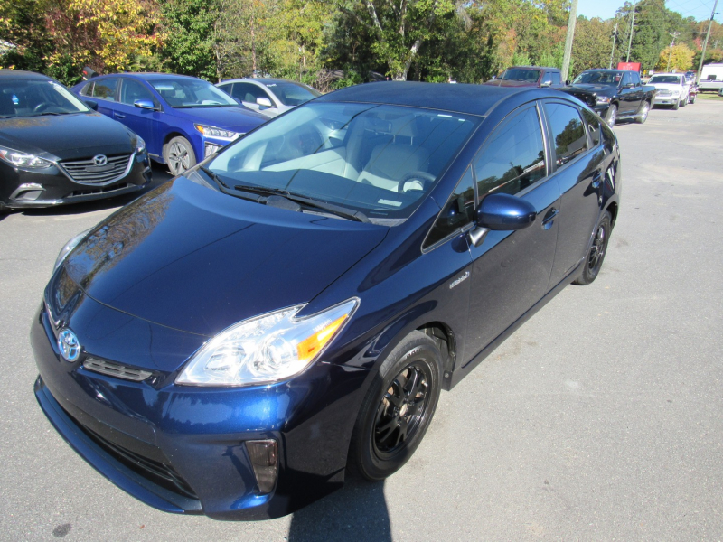 Toyota Prius 2013 price $7,995