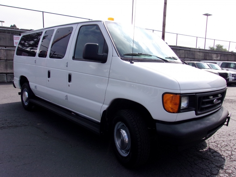Ford Econoline Wagon 2006 price $11,495