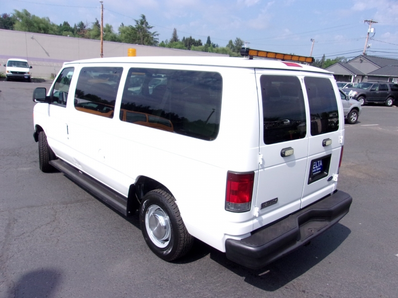 Ford Econoline Wagon 2006 price $8,995