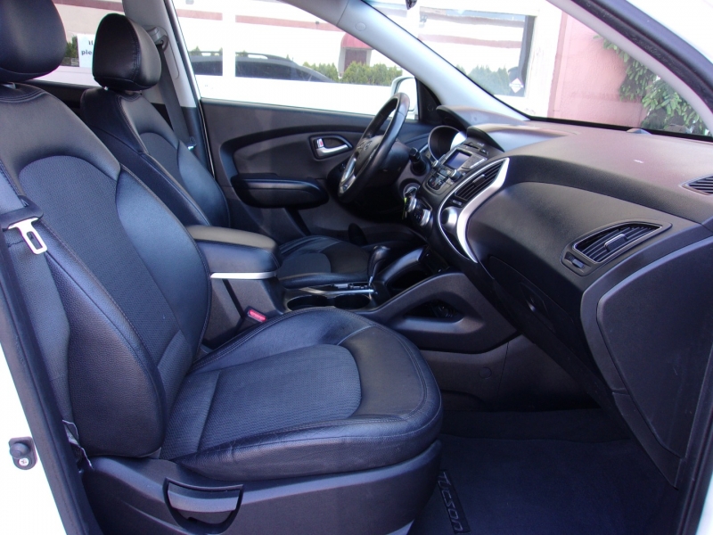Hyundai Tucson 2013 price $9,495