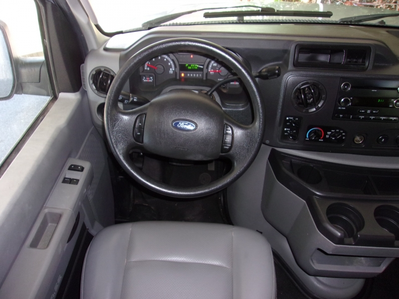 Ford Econoline Wagon 2009 price $16,995