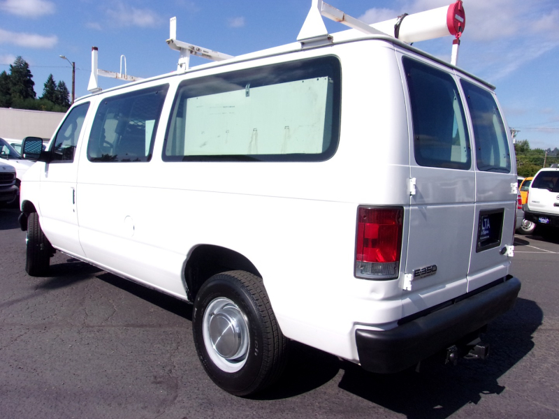 Ford Econoline Wagon 2006 price $9,495