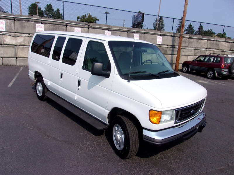 Ford Econoline Wagon 2006 price $13,495