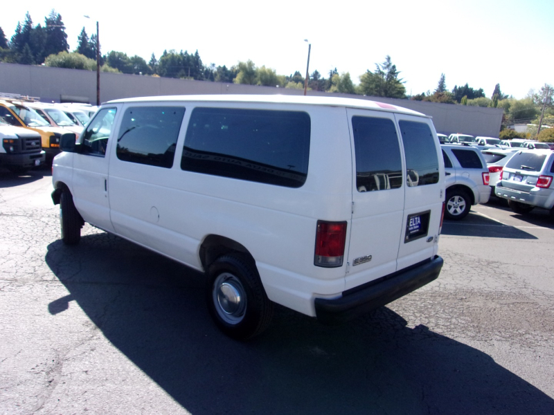 Ford Econoline Wagon 2006 price $13,995