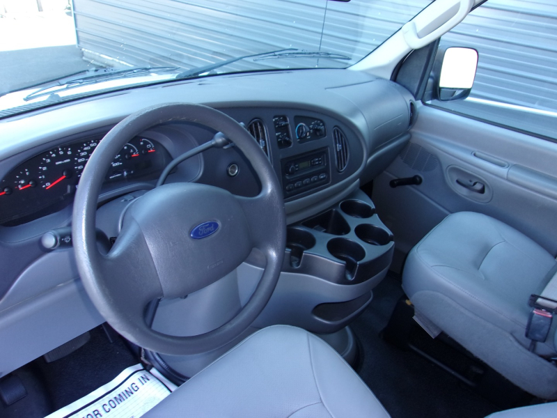 Ford Econoline Wagon 2006 price $14,995