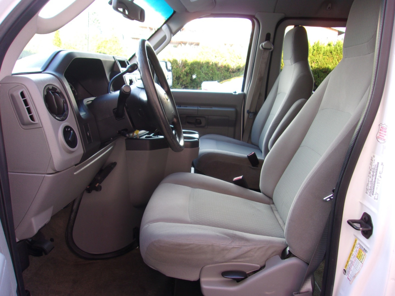 Ford Econoline Wagon 2012 price $16,995