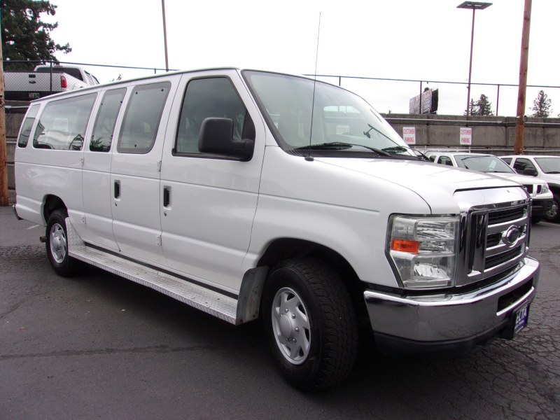 Ford Econoline Wagon 2012 price $11,995