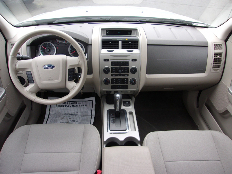 Ford Escape 2010 price $9,995