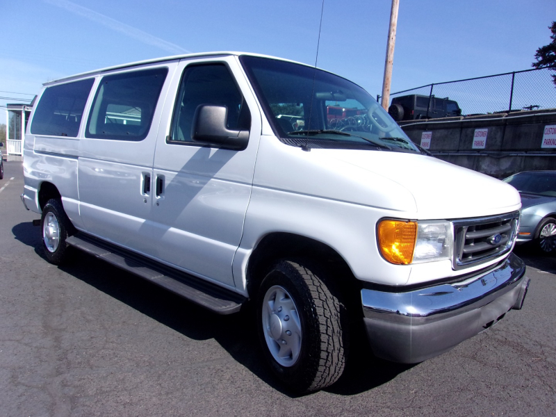 Ford Econoline Wagon 2006 price $13,995