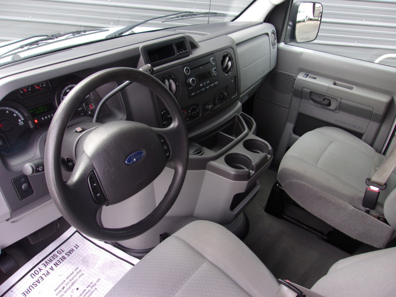 Ford Econoline Wagon 2011 price $17,995