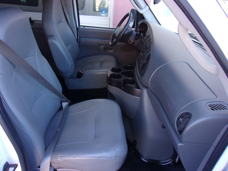 Ford Econoline Wagon 2008 price $13,995