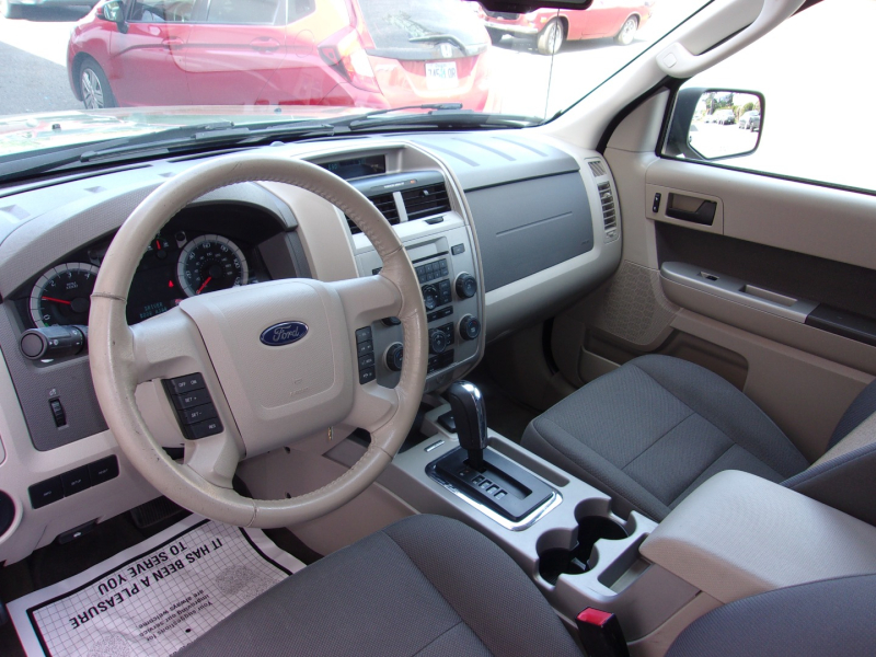 Ford Escape 2009 price $8,995