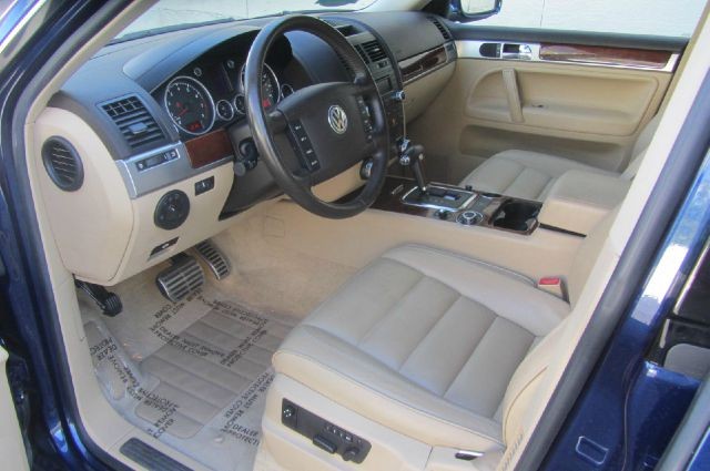Volkswagen Touareg 2004 price $12,995