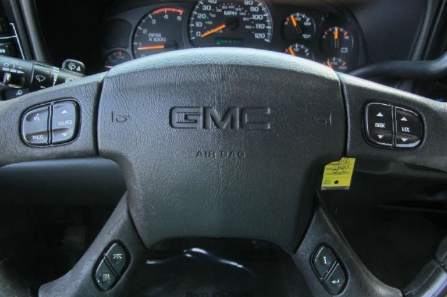 GMC Sierra 2500HD 2005 price $14,995