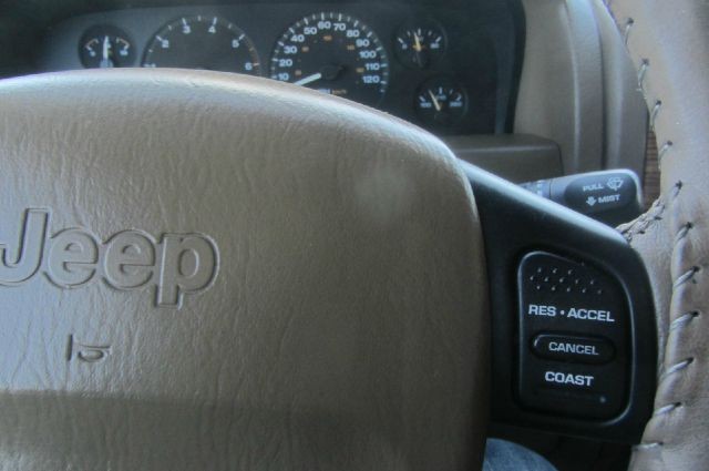 Jeep Grand Cherokee 1999 price $8,995
