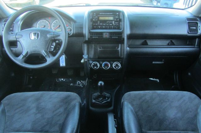 Honda CR-V 2004 price $8,995