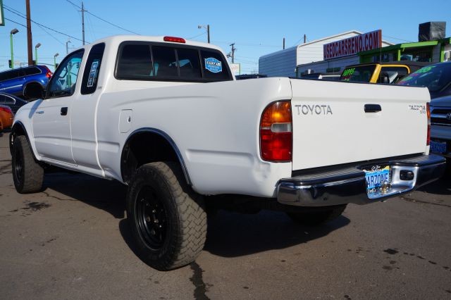 Toyota Tacoma 2000 price $9,995