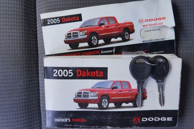 Dodge Dakota 2005 price $12,995