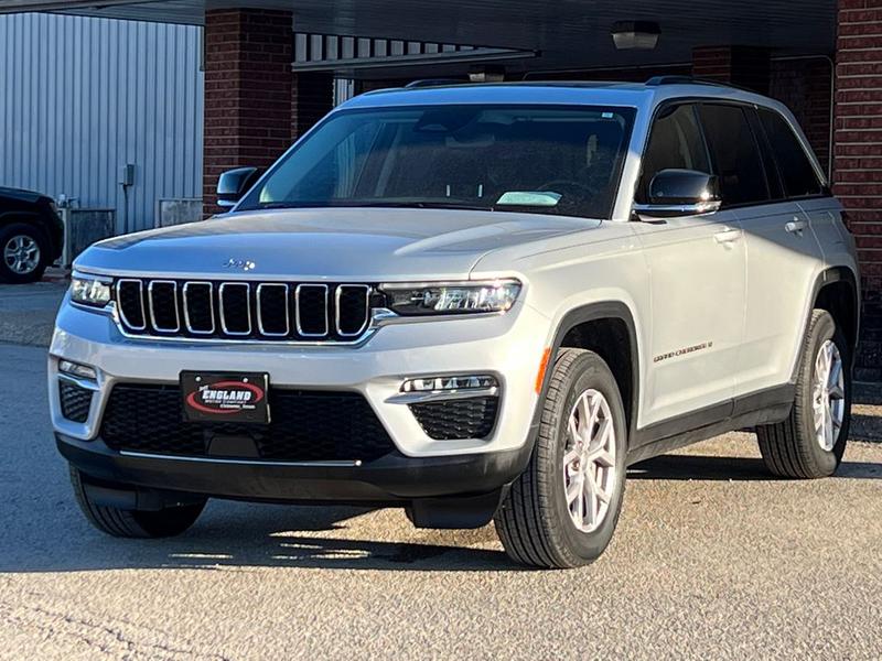 Jeep Grand Cherokee 2022 price $39,950