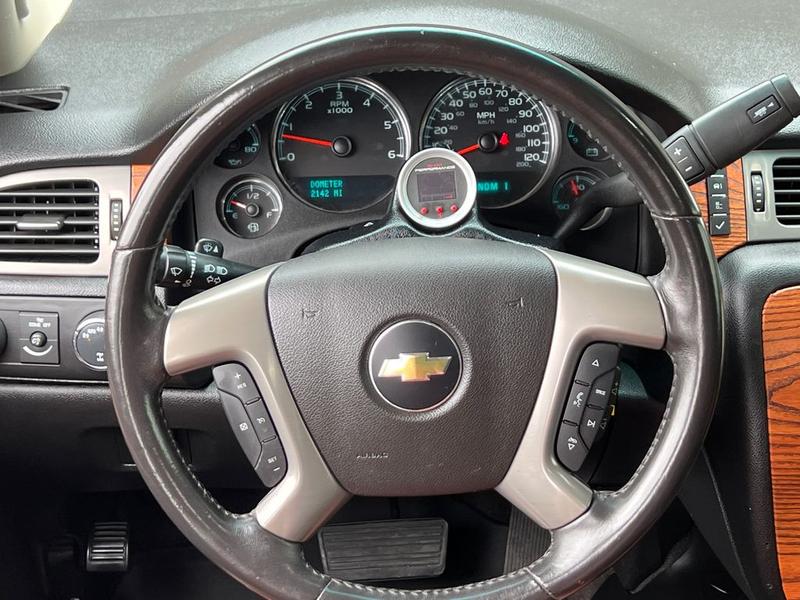 Chevrolet Suburban 2013 price $33,950