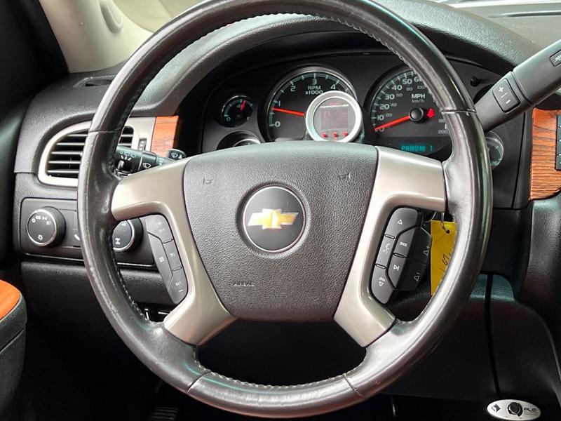 Chevrolet Suburban 2013 price $33,950