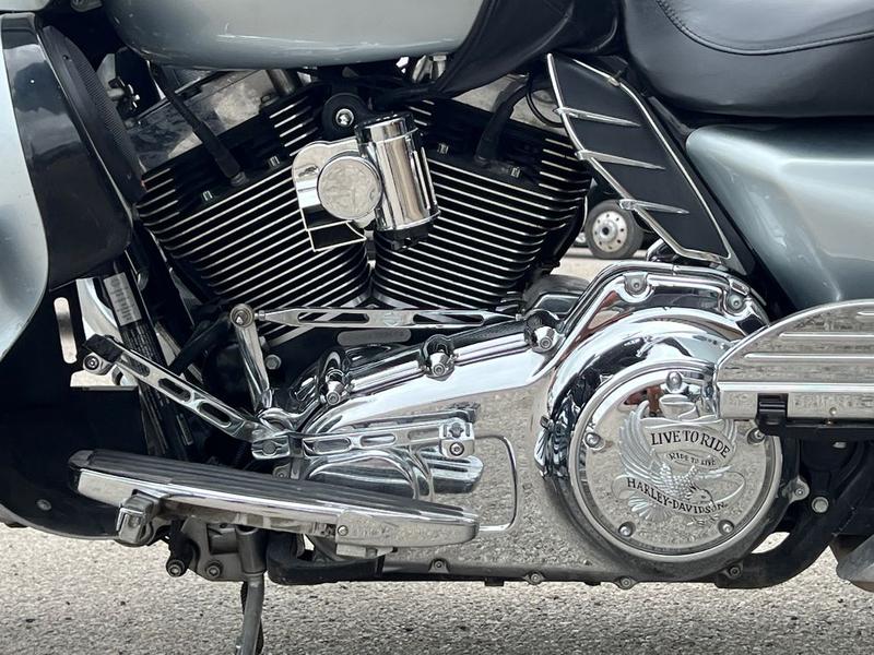 Harley-Davidson ROAD GLIDE 2011 price $8,950