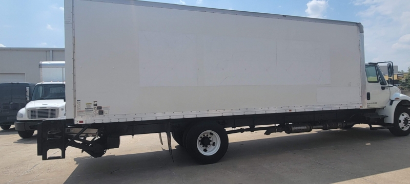International 4000 Cummins Diesel Engine 26 ft Box Truck w/ Lift 2015 price $45,990