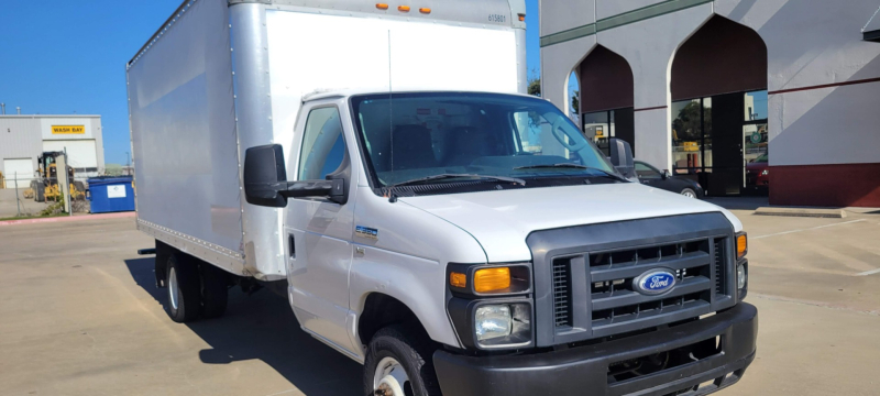 Ford E 350 16 ft Box Truck w/Ramp 2016 price $17,990