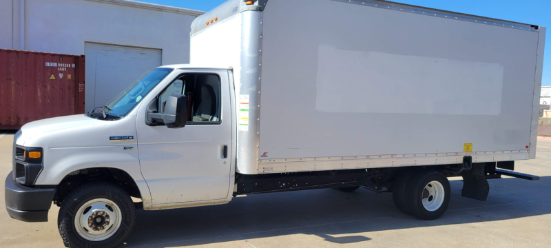 Ford E 350 16 ft Box Truck w/Ramp 2016 price $17,990