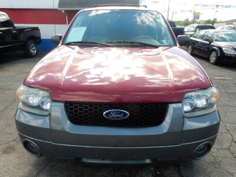 Ford Escape 2005 price $3,500