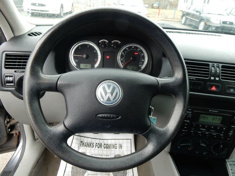 Volkswagen Jetta Sedan 2004 price SOLD