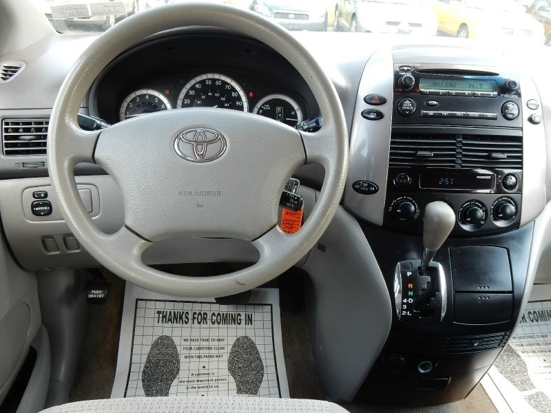 Toyota Sienna 2007 price 