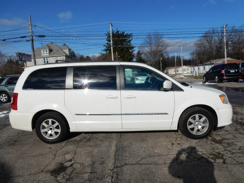 Chrysler Town & Country 2012 price SOLD