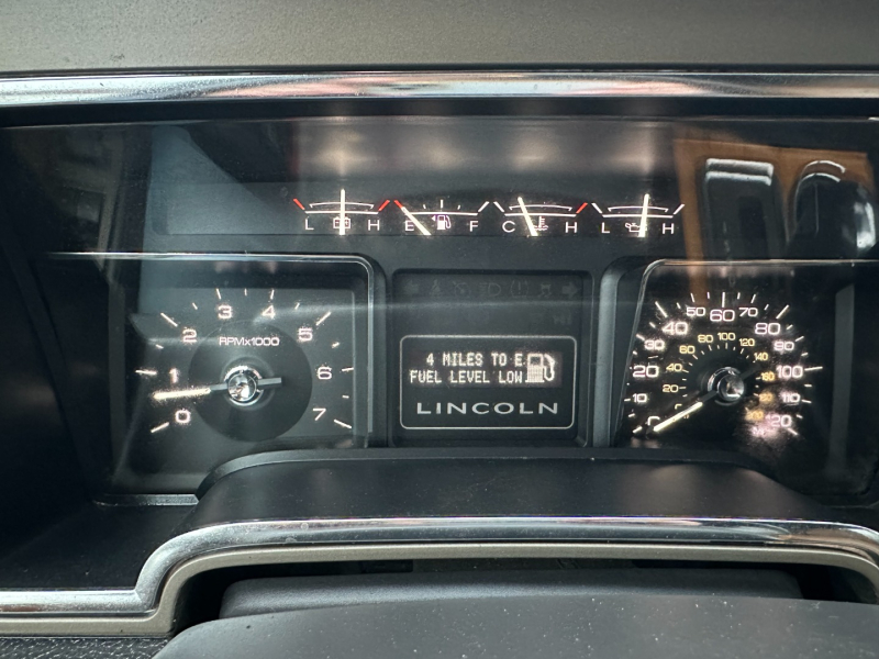 Lincoln Navigator L 2011 price $9,995