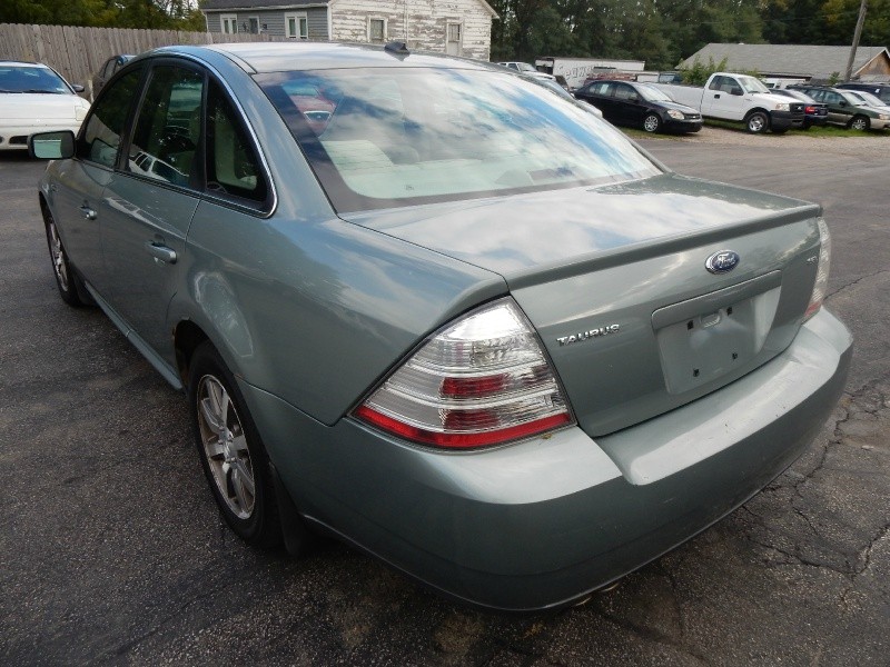 Ford Taurus 2008 price $2,995