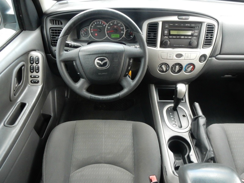 Mazda Tribute 2006 price $2,495