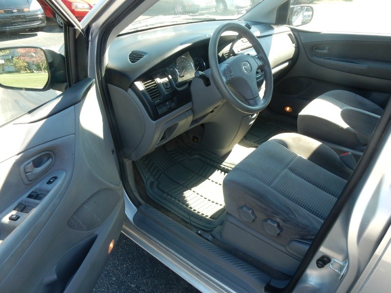 Mazda MPV 2006 price $2,195