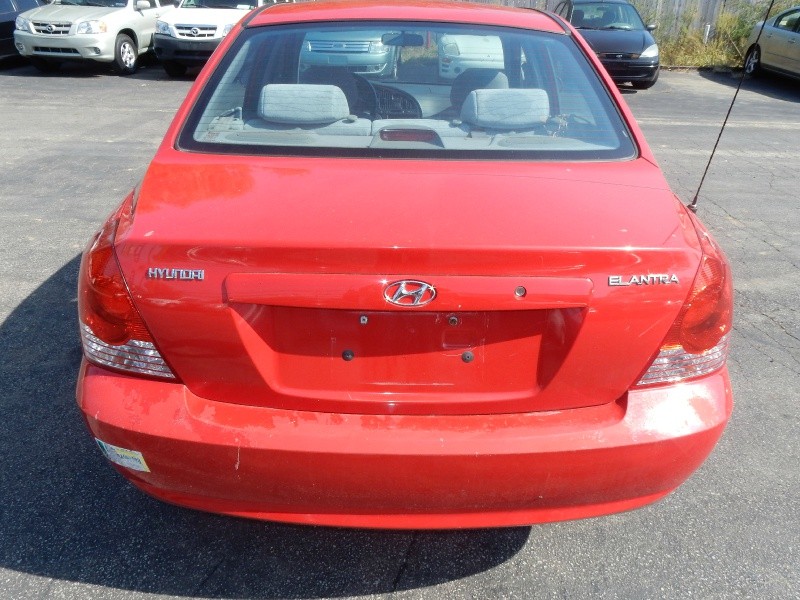 Hyundai Elantra 2004 price $1,695