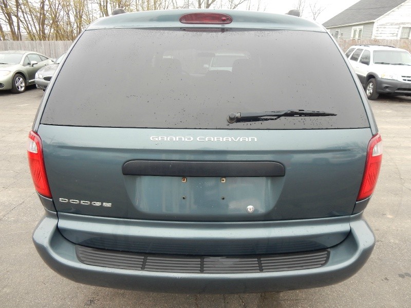 Dodge Caravan 2005 price $2,995