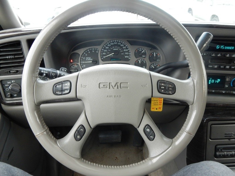 GMC Yukon XL Denali 2003 price $5,995
