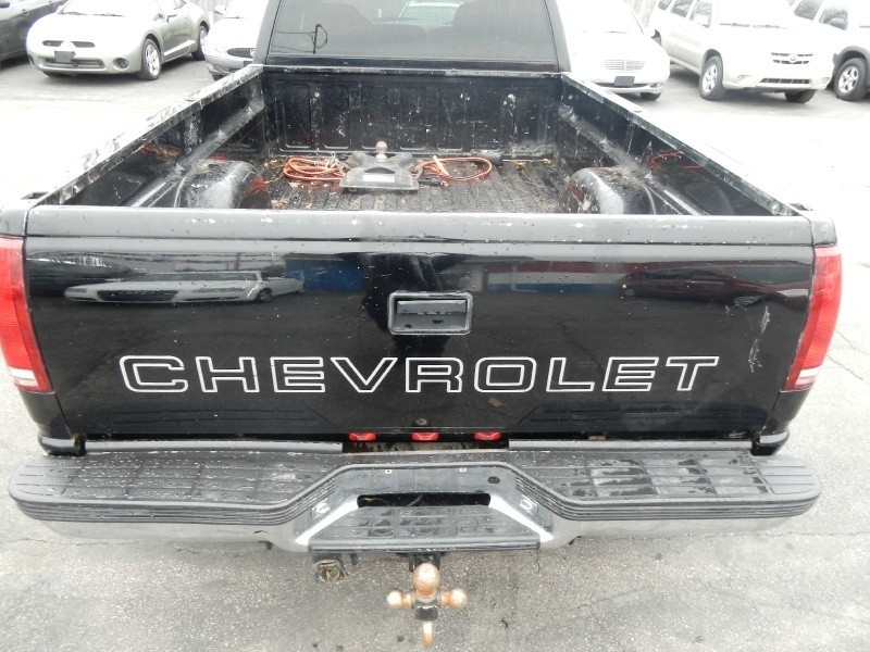 Chevrolet C/K 3500 Crew Cab 2000 price $6,495