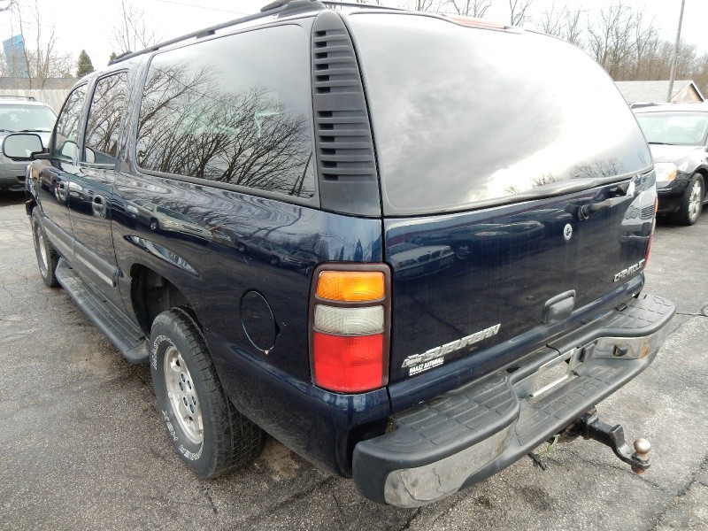 Chevrolet Suburban 2004 price $4,895