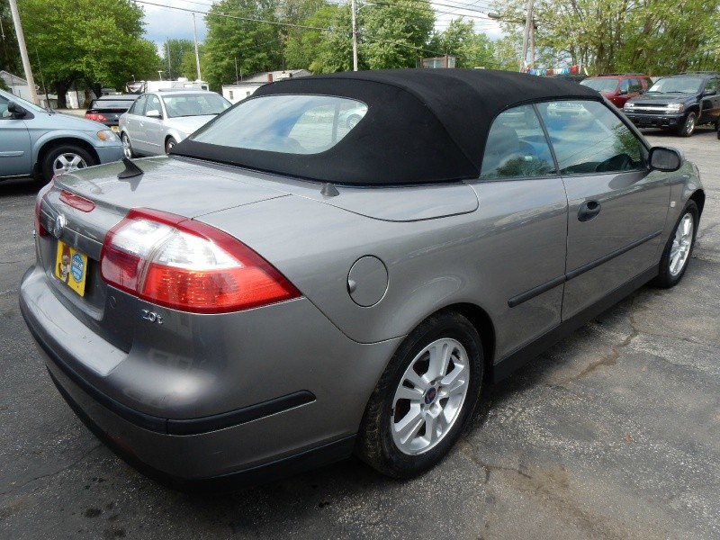 Saab 9-3 2005 price $4,395