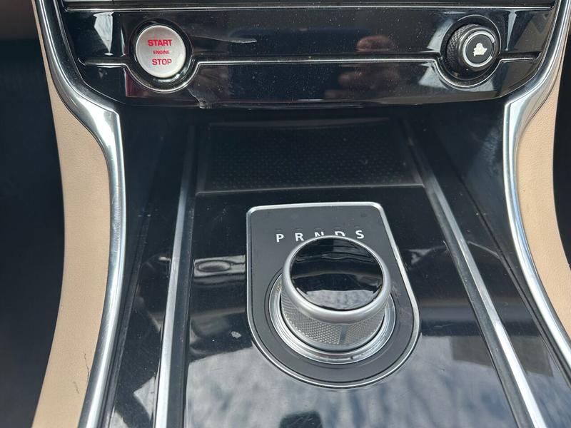 Jaguar XF 2016 price $11,900