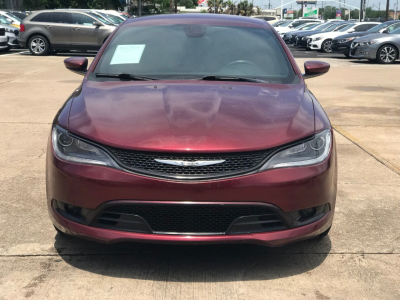 Chrysler 200 2016 price $12,100